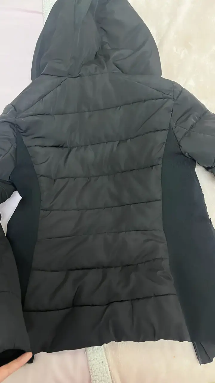 Chaqueta acolchada negra Zara con capucha - 3