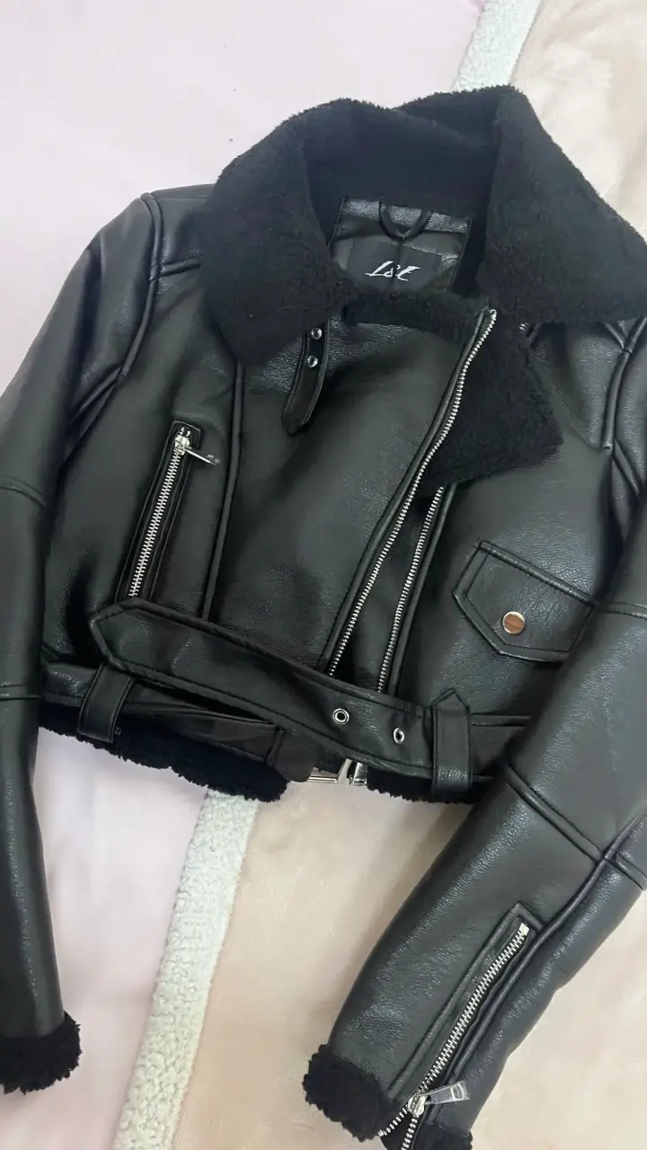Chaqueta de cuero negra con forro de lana - 1