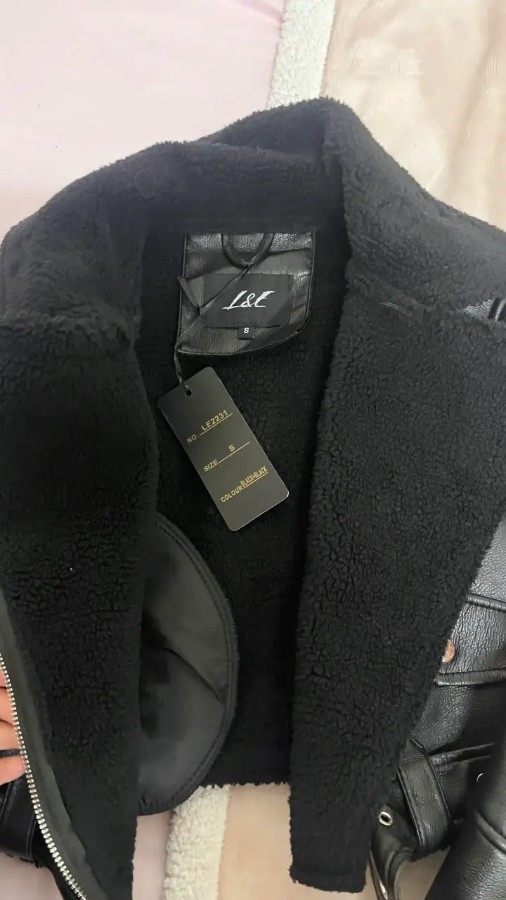 Chaqueta de cuero negra con forro de lana - 2