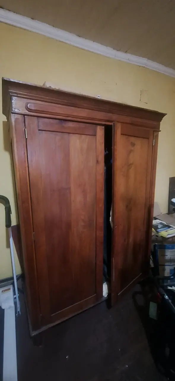 Armario de madera vintage en buen estado - 2