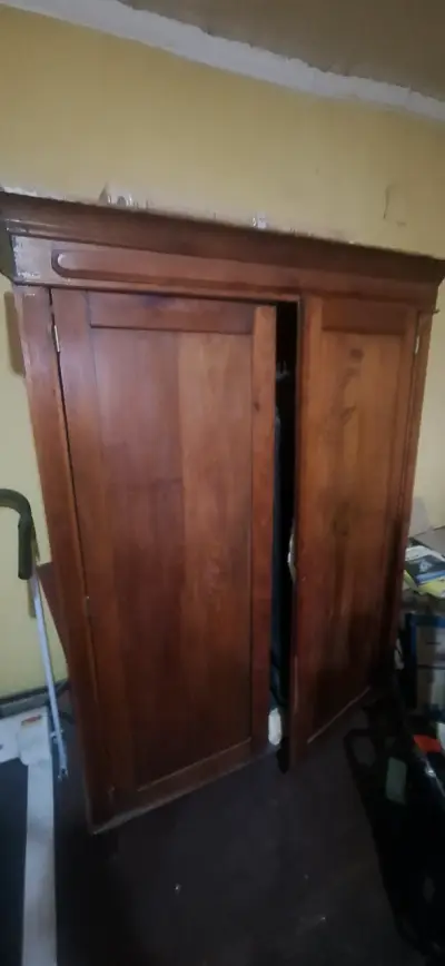 Armario de madera vintage en buen estado - miniatura 3
