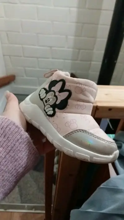 Zapatillas infantiles Minnie Mouse rosadas - miniatura 1