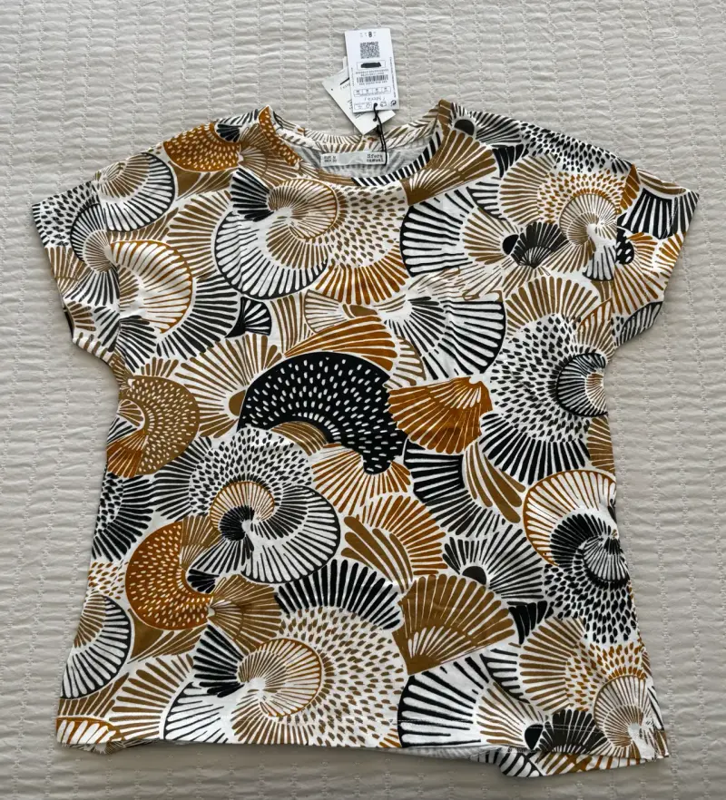 Polera estampada nueva