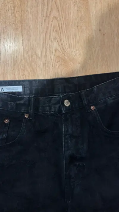Jeans Zara negros baggy con efecto roturas - miniatura 5