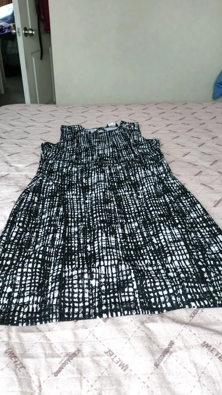 Vestido sin mangas blanco y negro estampado - 3