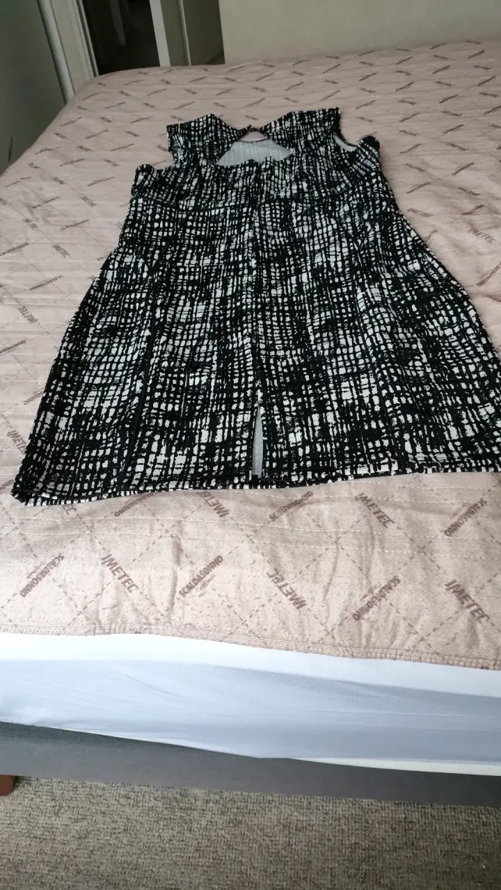 Vestido sin mangas blanco y negro estampado - 5
