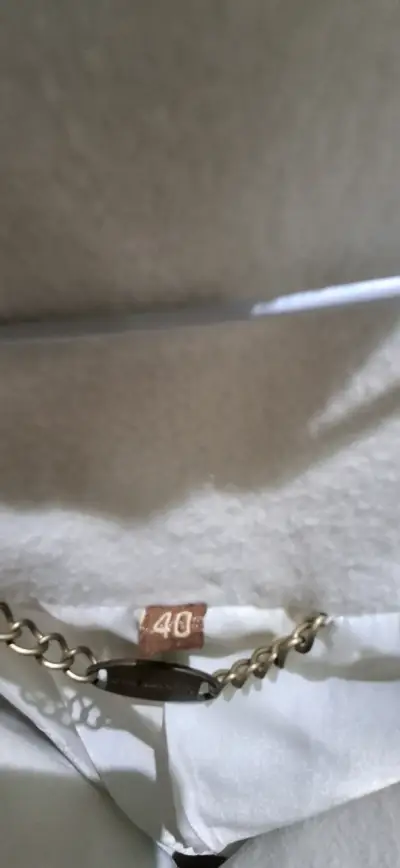 Abrigo blanco con cierre y capucha - miniatura 3