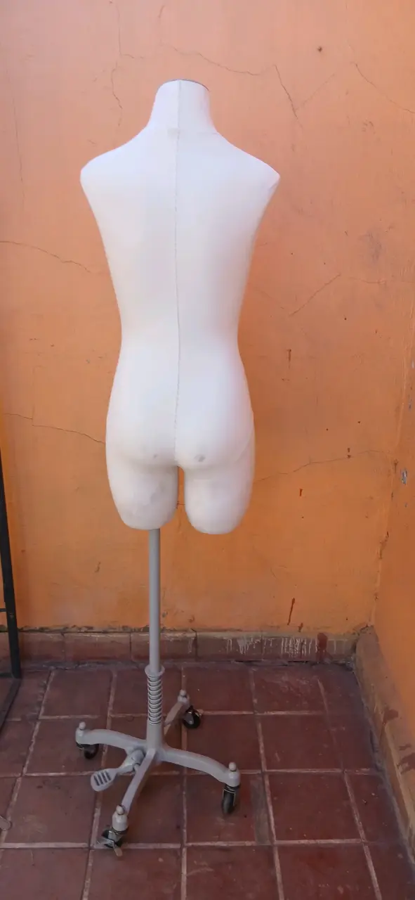 Maniquí costura ajustable talla XS base rodante - 2