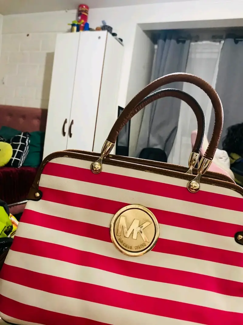 Bolso Michael Kors rayado rojo y blanco - 2