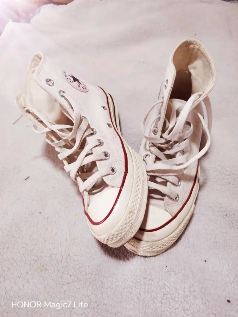 Zapatillas altas blancas estilo clásico