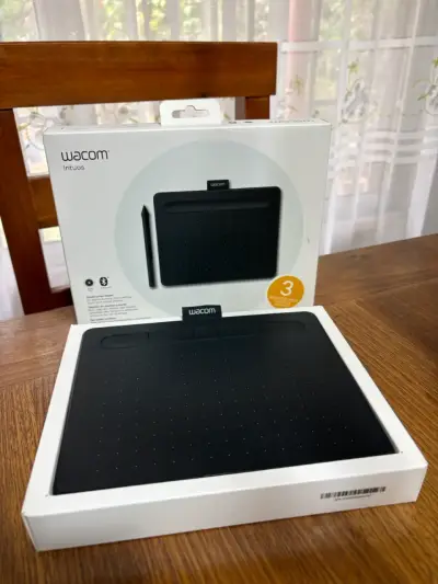 Tableta gráfica Wacom Intuos con Bluetooth - miniatura 1
