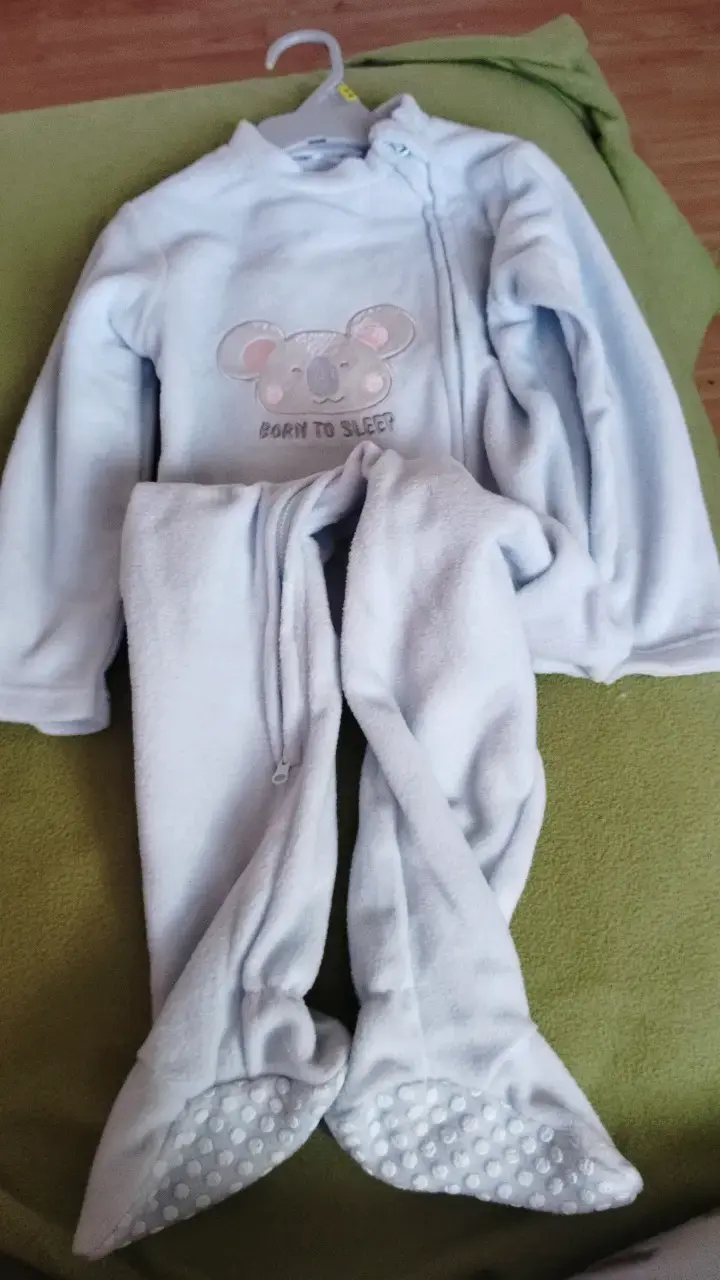 Pijama enterito para bebé con diseño de koala