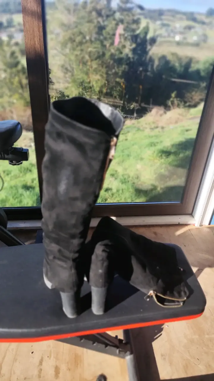 Botas altas de gamuza negras para mujer - 1