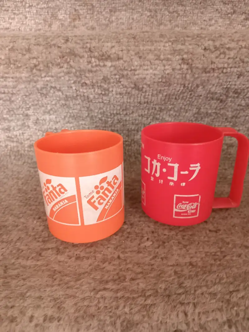 Set de tazas vintage Fanta y Coca-Cola