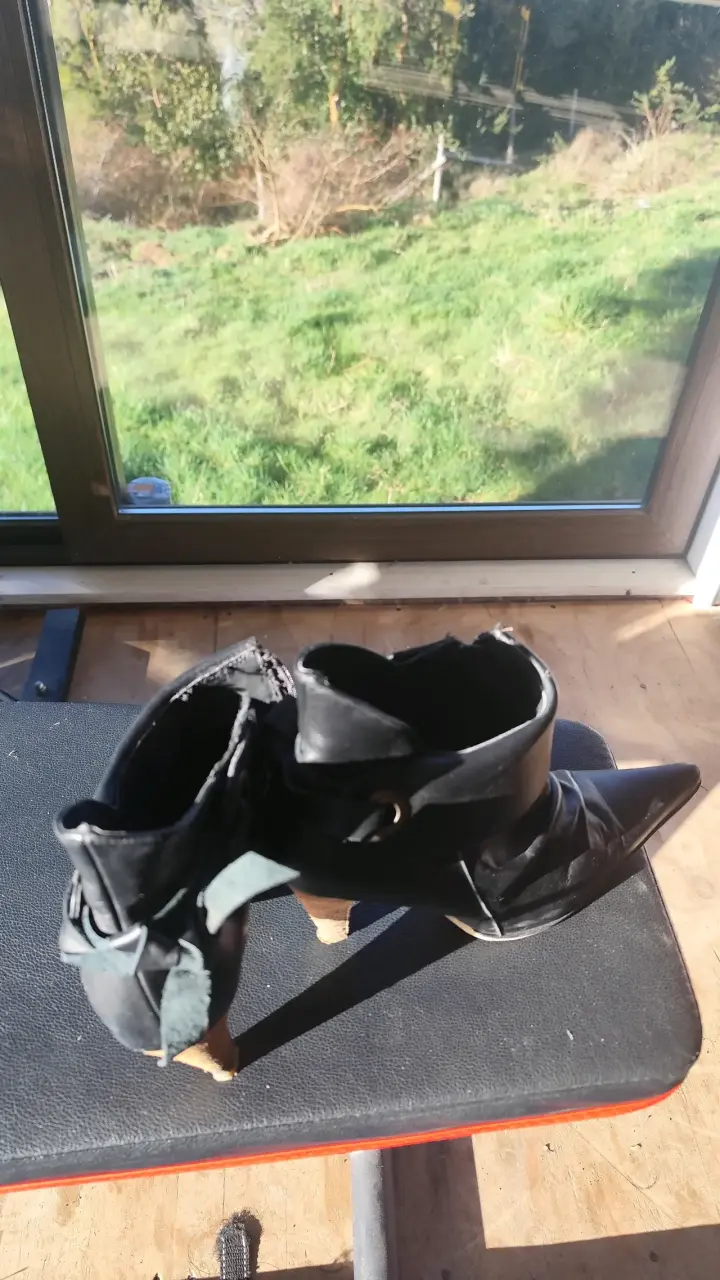 Botines de cuero negro con tacón para mujer - 1