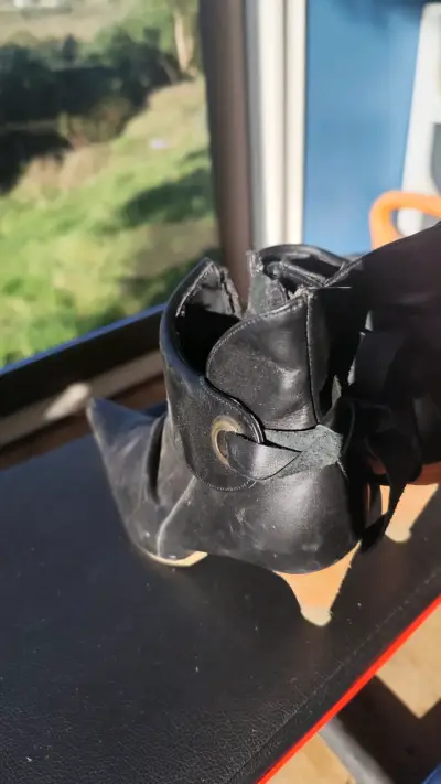 Botines de cuero negro con tacón para mujer - miniatura 3