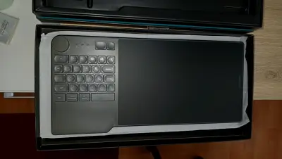 Tableta gráfica Huion con lápiz y accesorios - miniatura 3
