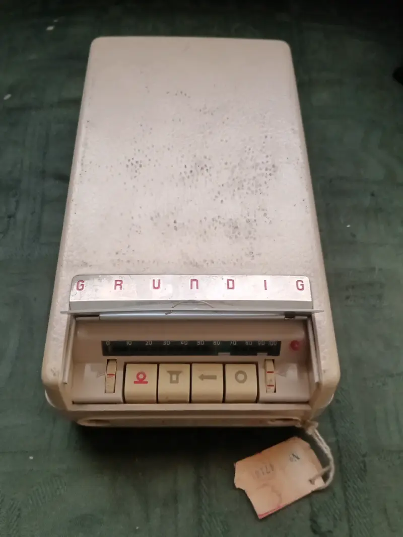 Grabadora vintage Grundig con estuche original - 2