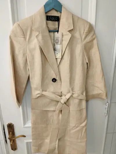 Vestido blazer beige Liola con cinturón - miniatura 1
