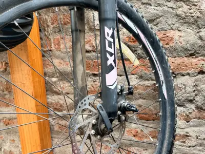 Bicicleta de montaña Jeep con suspensión delantera - miniatura 4