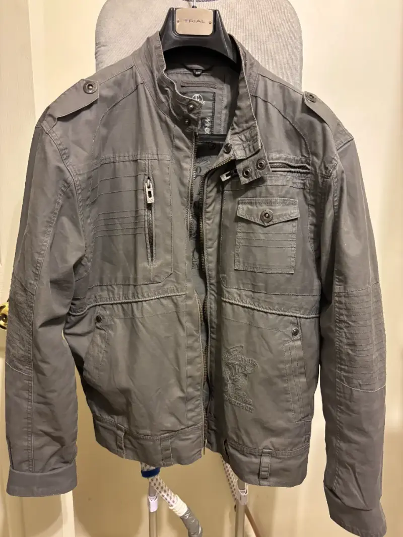 Chaqueta verde gris de hombre estilo militar - 1
