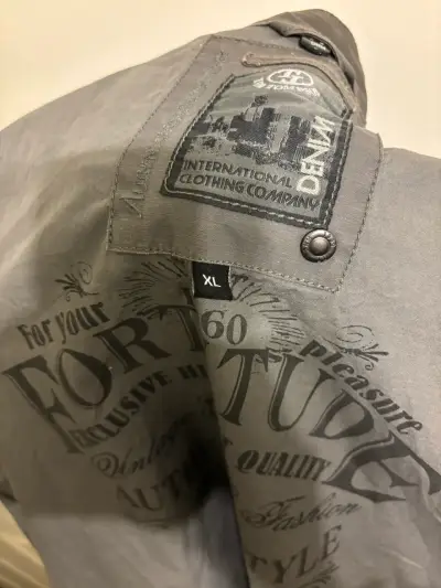 Chaqueta verde gris de hombre estilo militar - miniatura 3