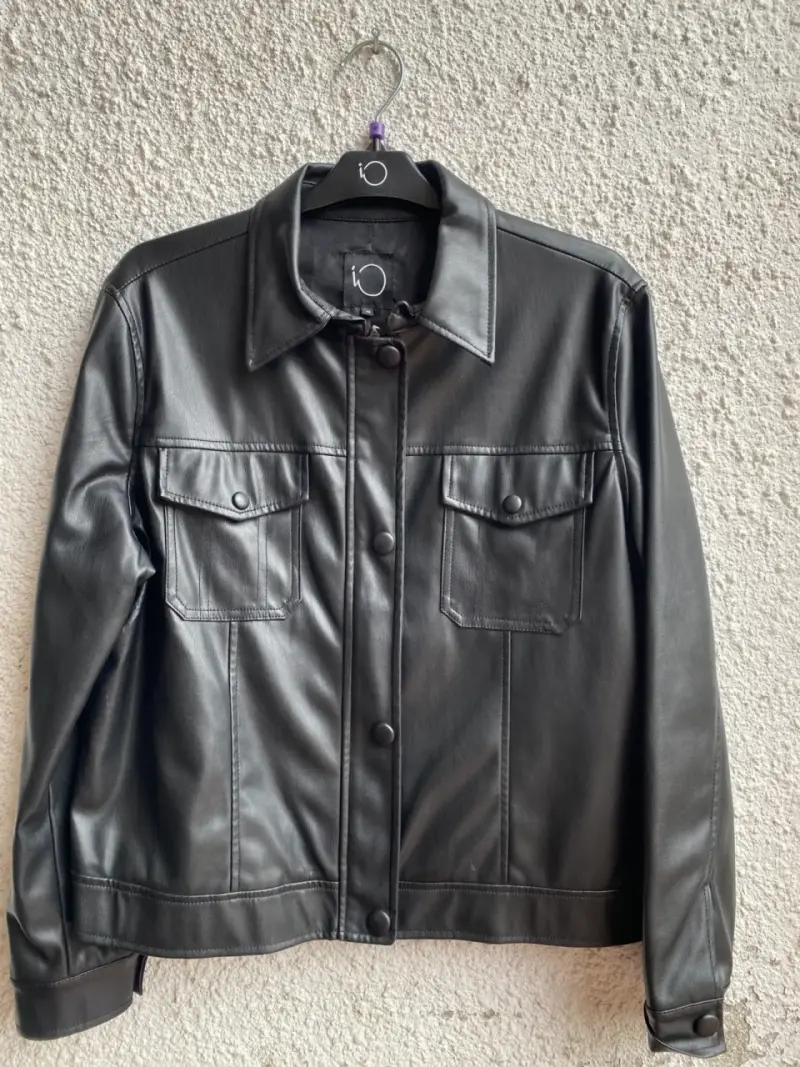 Chaqueta de cuero sintético negra para mujer - 1