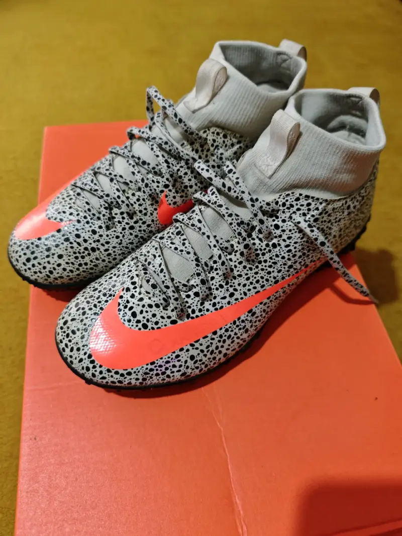 Zapatillas Nike mercurial número 35 22cm - 1