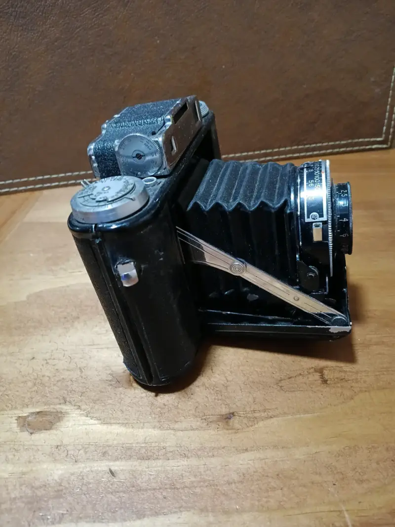 Cámara vintage Agfa Isolette plegable - 4