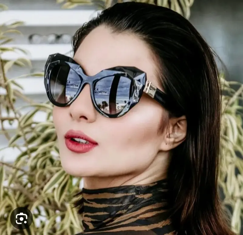 Gafas de Sol Modernas con Lentes Oscuros - 3