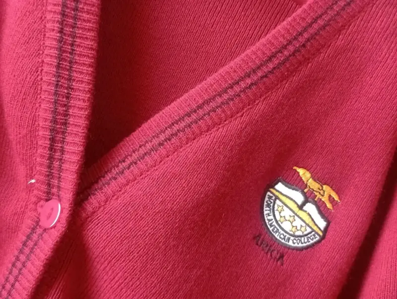 Chaleco escolar rojo con logo bordado NAC TALLA 16 - 1