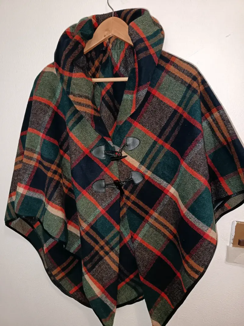 Poncho de lana a cuadros multicolor