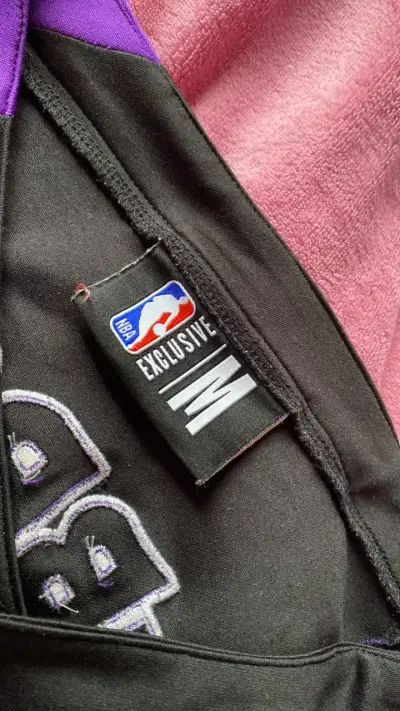 Chaqueta NBA Lakers negra y morada - miniatura 2