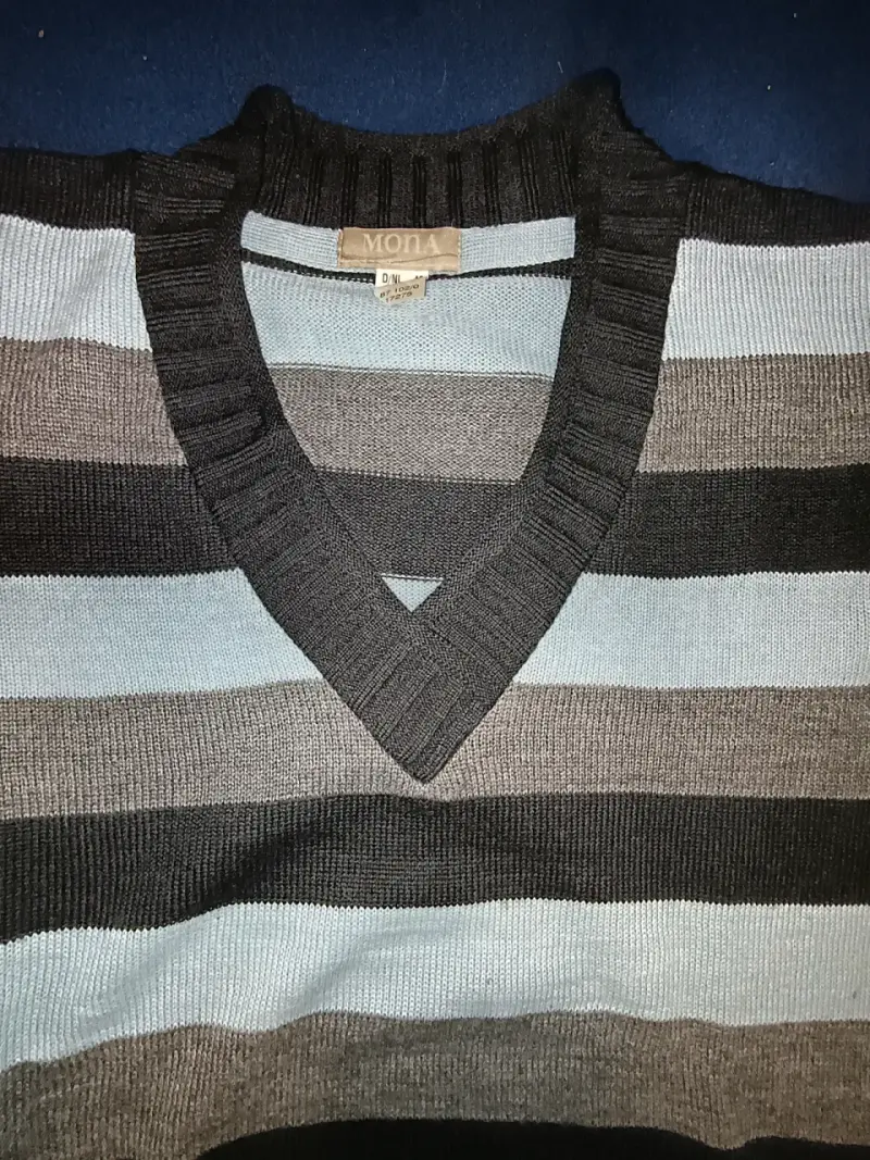 Suéter de rayas para hombre en tonos marrón y negro - 2