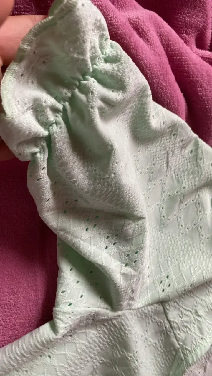 Blusa verde menta con volantes para mujer - 3