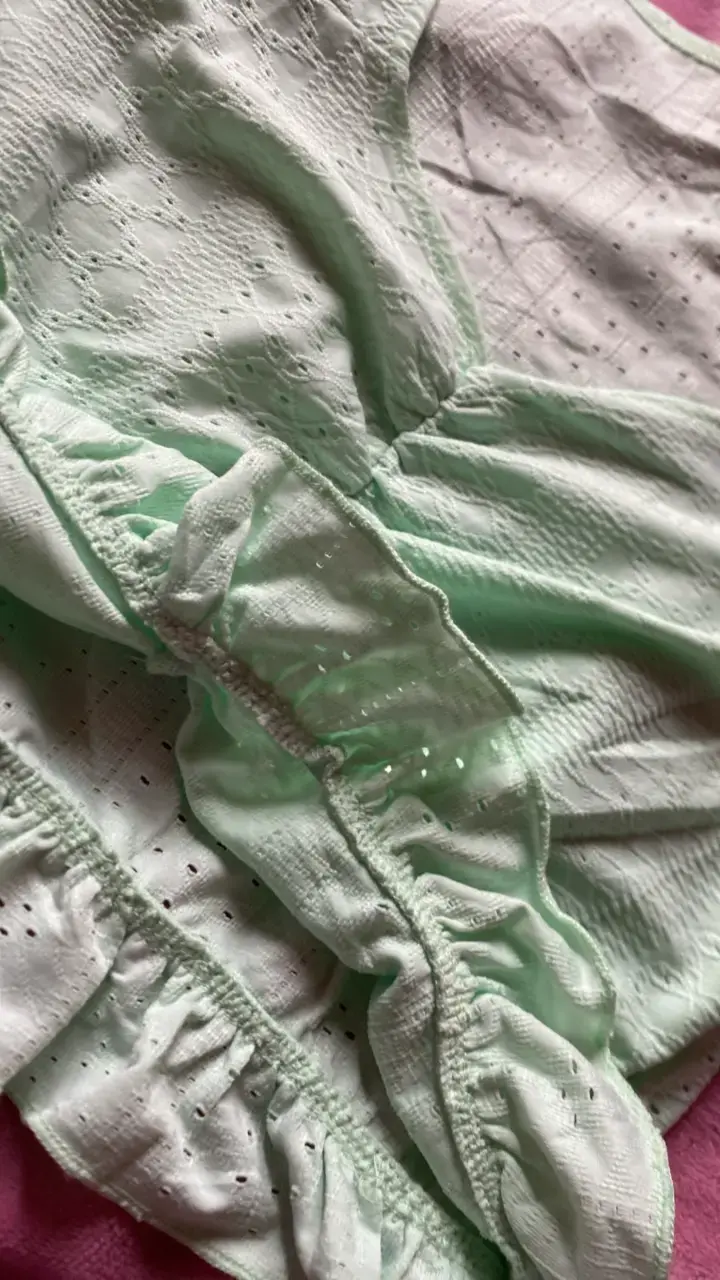 Blusa verde menta con volantes para mujer - 4