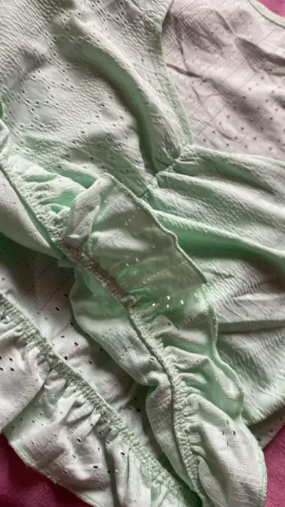 Blusa verde menta con volantes para mujer - miniatura 4