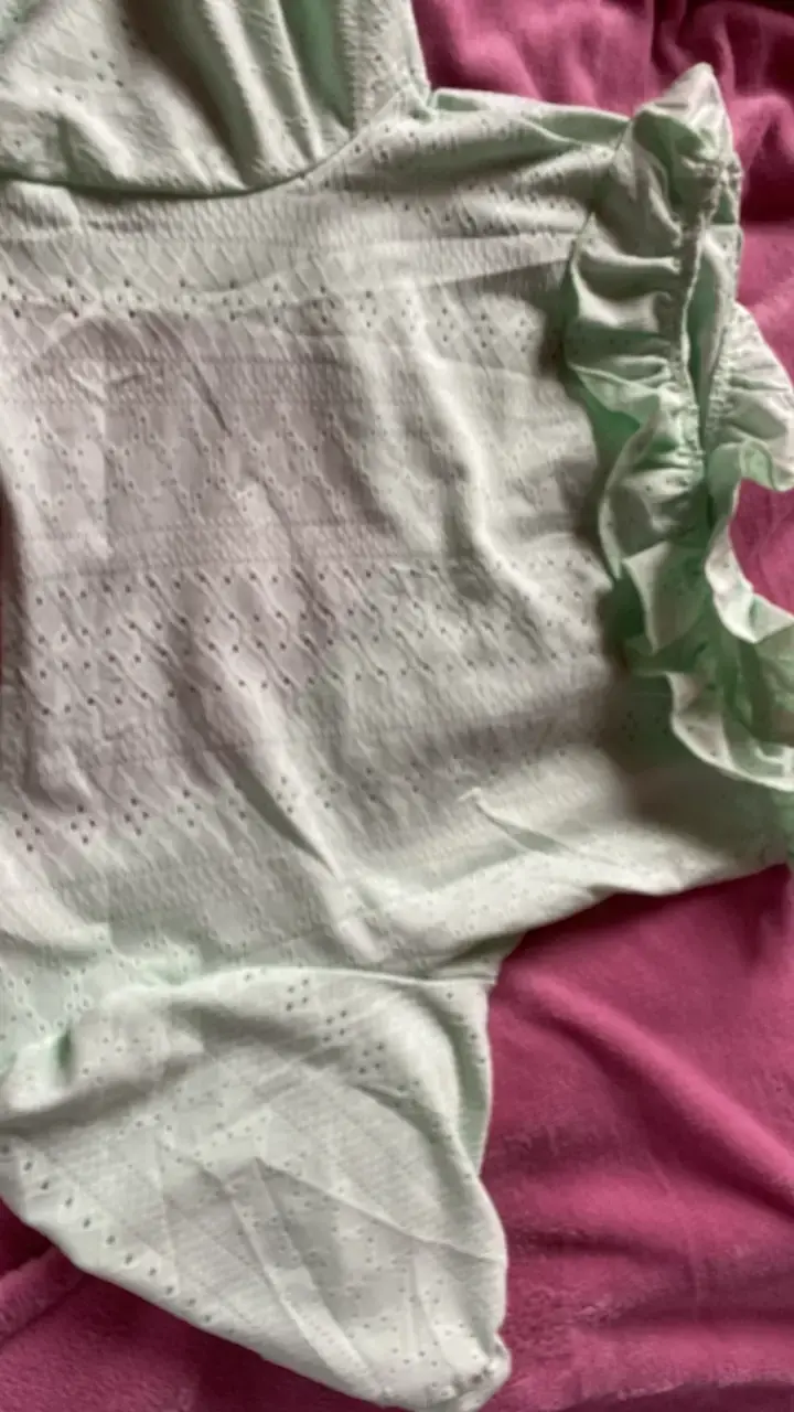 Blusa verde menta con volantes para mujer - 6