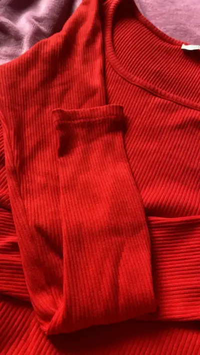 Suéter rojo de punto para mujer - miniatura 6