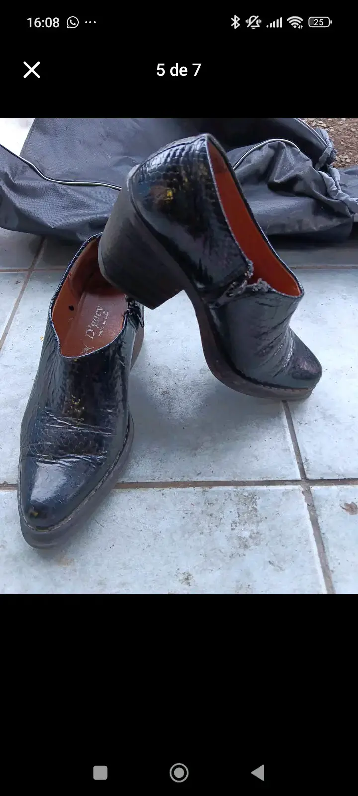 Zapatos de cuero negro con tacón para mujer