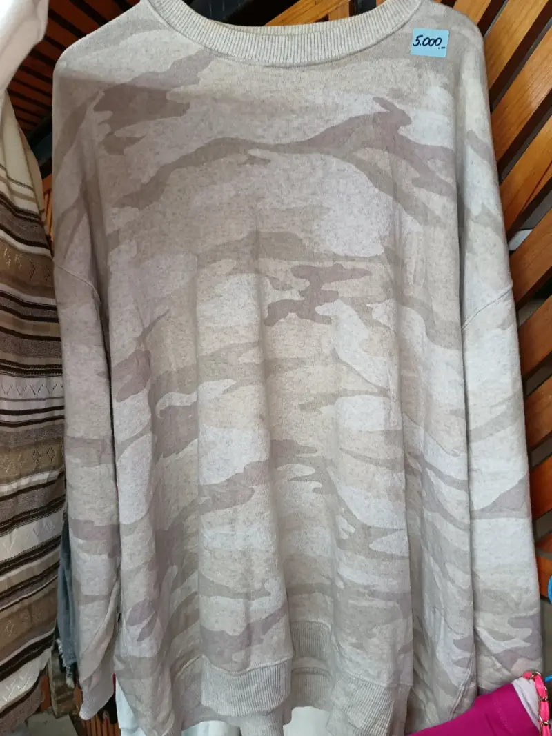 Polerón camuflado beige unisex