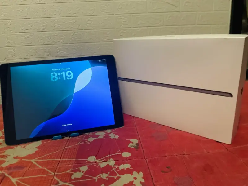 Tablet Apple iPad con caja original - 1