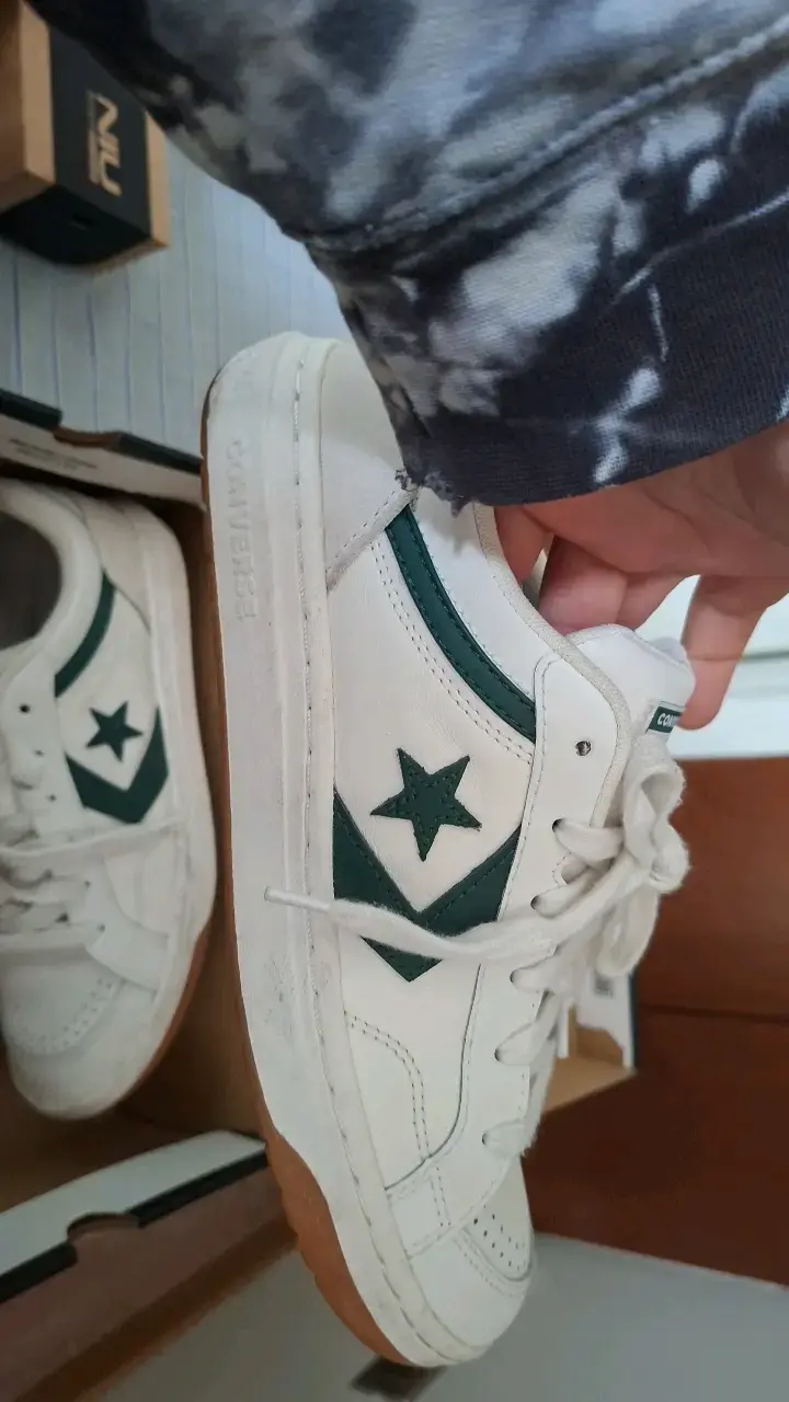 zapatos Converse blancos caja negra. - 3