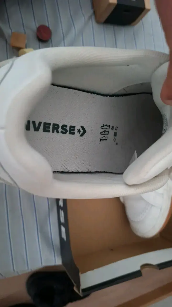 zapatos Converse blancos caja negra. - 4
