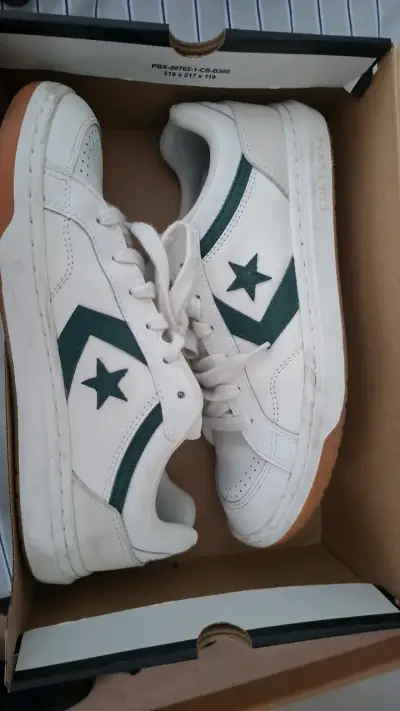 zapatos Converse blancos caja negra. - miniatura 5