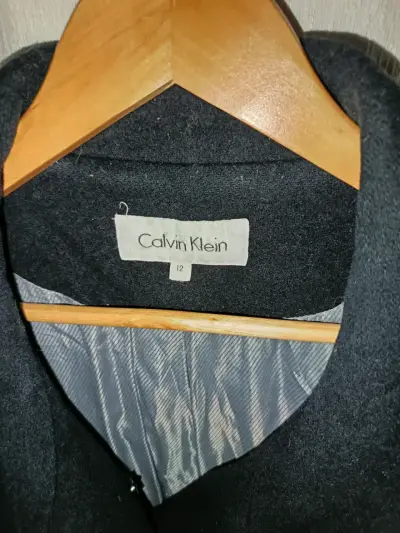 Calvin Klein Abrigo negro con botones decorativo - miniatura 3