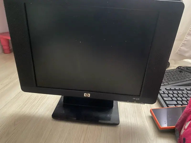 Monitor HP vp15 en buen estado - 1