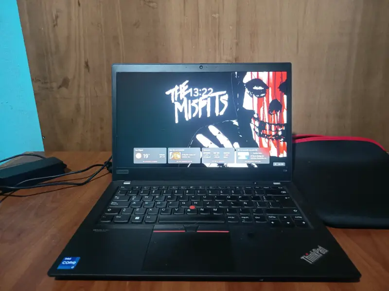 Laptop Lenovo ThinkPad T14 Gen 2 con i7 11 gen - 1