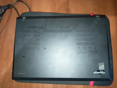 Laptop Lenovo ThinkPad T14 Gen 2 con i7 11 gen - miniatura 4