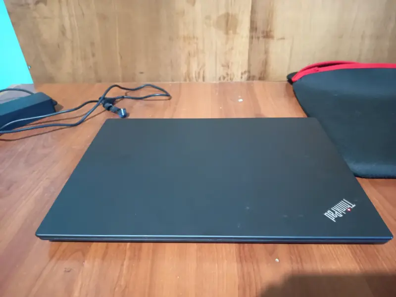 Laptop Lenovo ThinkPad T14 Gen 2 con i7 11 gen - 10